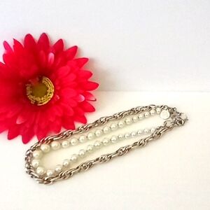 White House Black market Pearl chain link necklace